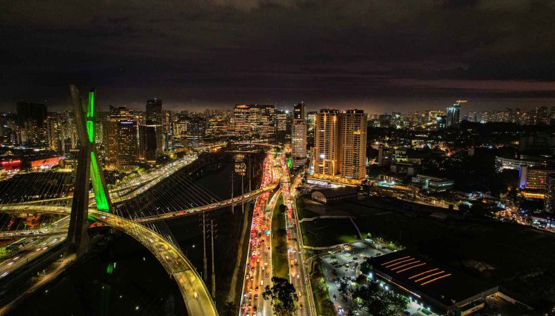 APARTAMENTO DE ALTO PADR&Atilde;O COM ASSINATURA DE SOFISTICA&Ccedil;&Atilde;O Avenida Duquesa de Goiás São Paulo - 