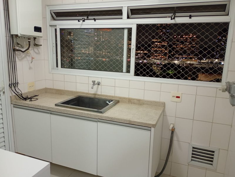 ALUGA-SE LINDO APARTAMENTO - 3 SU&Iacute;TES &ndash; 2 VAGAS - 138 M&sup2; Rua Antônio Pacheco Valente São Paulo - 