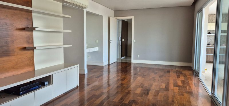 ALUGA-SE LINDO APARTAMENTO - 3 SU&Iacute;TES &ndash; 2 VAGAS - 138 M&sup2; Rua Antônio Pacheco Valente São Paulo - 