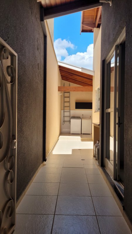 VENDO LINDA CASA NOVA COMPLETA &ndash; 130M2 &ndash; OPORTUNIDADE! Rua Jacutinga Indaiatuba - 