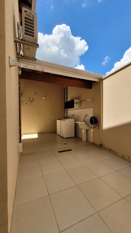 VENDO LINDA CASA NOVA COMPLETA &ndash; 130M2 &ndash; OPORTUNIDADE! Rua Jacutinga Indaiatuba - 