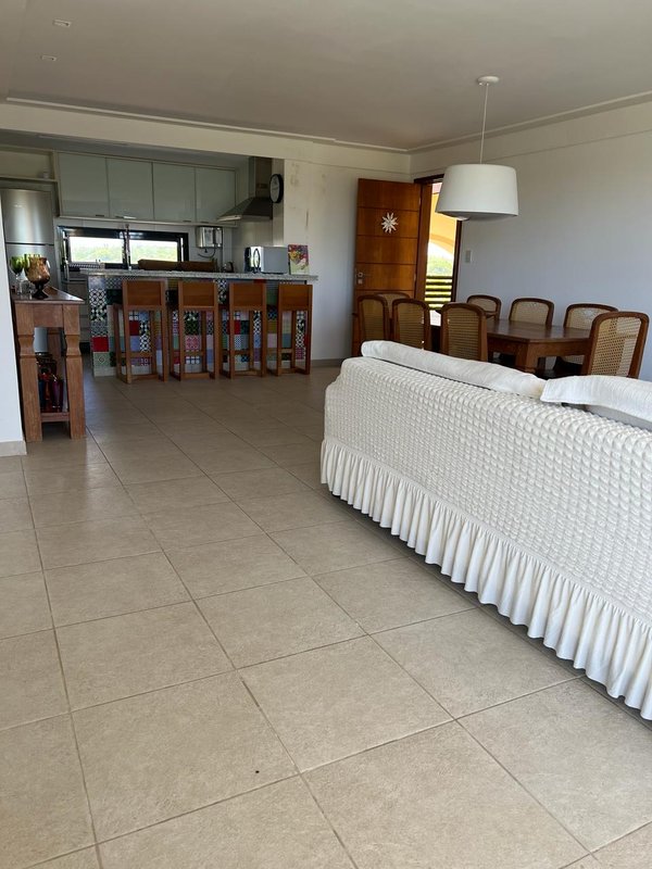 4 QUARTOS OPORTUNIDADE &Uacute;NICA NO IBEROSTATE PRAIA DO FORTE CONDOMINIO PISCINA &Agrave; VENDA! Rodovia BA 099, km 56 MATA DE SÃO JOÃO - 