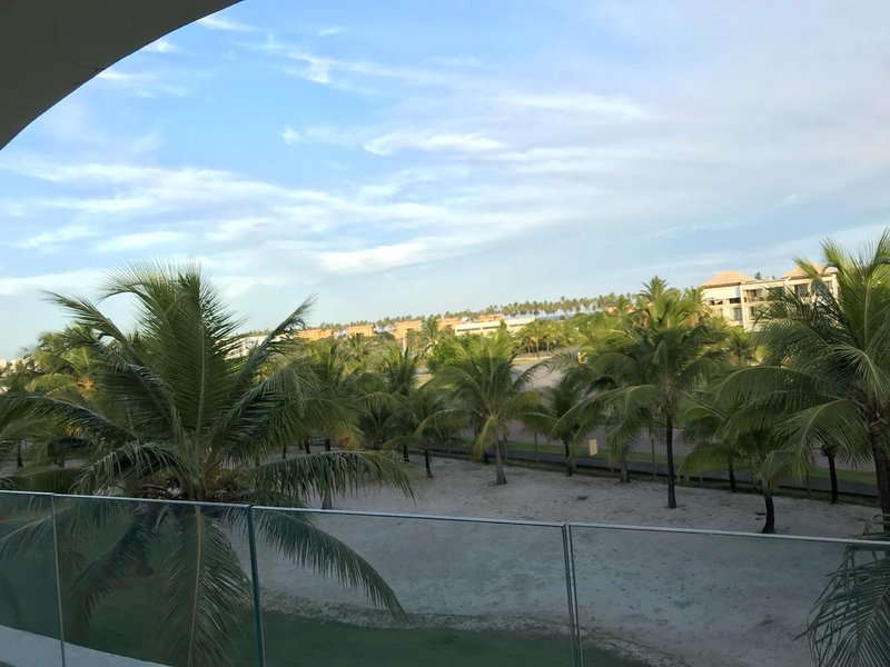 4 QUARTOS OPORTUNIDADE &Uacute;NICA NO IBEROSTATE PRAIA DO FORTE CONDOMINIO PISCINA &Agrave; VENDA! Rodovia BA 099, km 56 MATA DE SÃO JOÃO - 