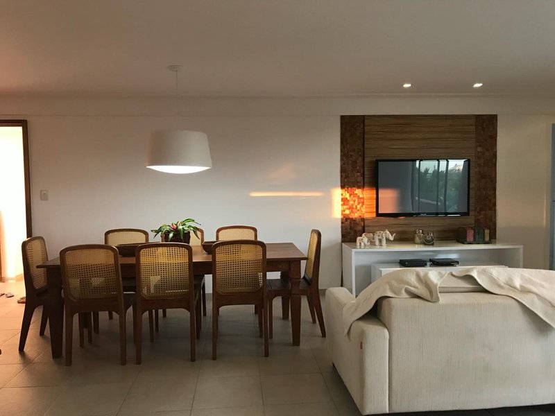 4 QUARTOS OPORTUNIDADE &Uacute;NICA NO IBEROSTATE PRAIA DO FORTE CONDOMINIO PISCINA &Agrave; VENDA! Rodovia BA 099, km 56 MATA DE SÃO JOÃO - 