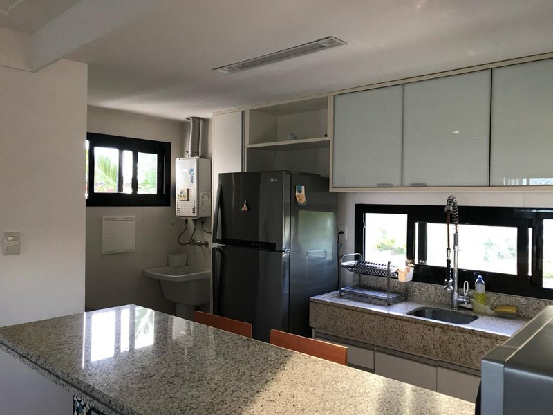 4 QUARTOS OPORTUNIDADE &Uacute;NICA NO IBEROSTATE PRAIA DO FORTE CONDOMINIO PISCINA &Agrave; VENDA! Rodovia BA 099, km 56 MATA DE SÃO JOÃO - 