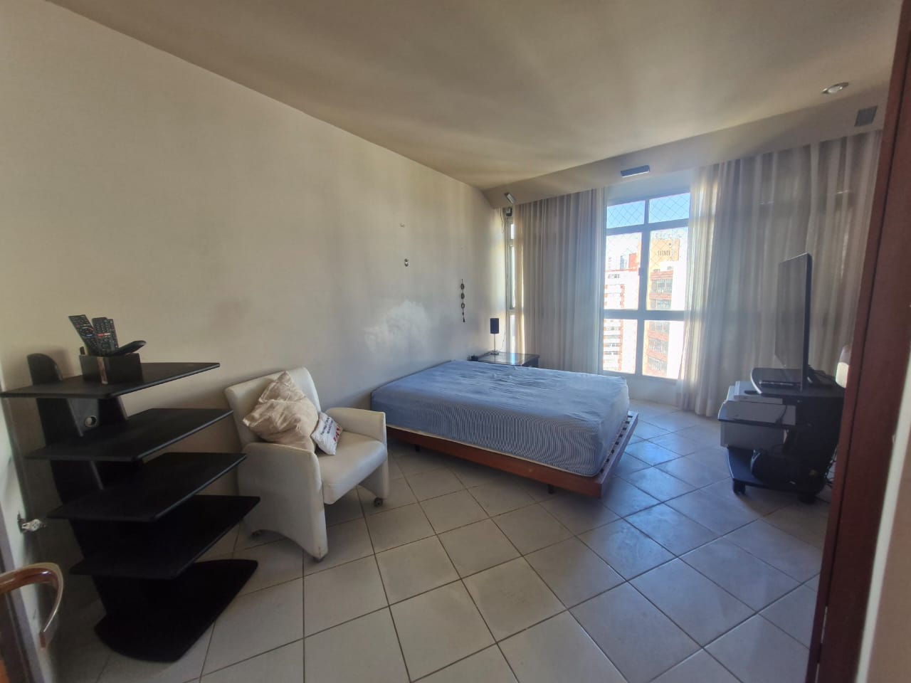 APARTAMENTO NASCENTE 3 QUARTOS SU&Iacute;TE DEPEND&Ecirc;NCIA 2 GARAGENS ELEVADORES &Agrave; VENDA NA BARRA! Avenida Princesa Isabel Salvador - 