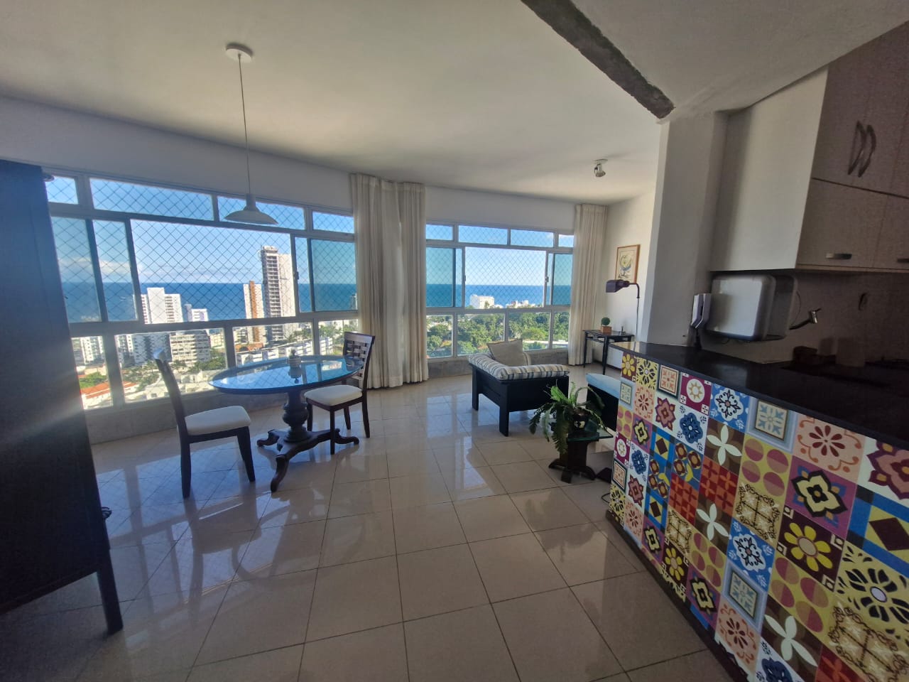 APARTAMENTO NASCENTE 3 QUARTOS SU&Iacute;TE DEPEND&Ecirc;NCIA 2 GARAGENS ELEVADORES &Agrave; VENDA NA BARRA! Avenida Princesa Isabel Salvador - 