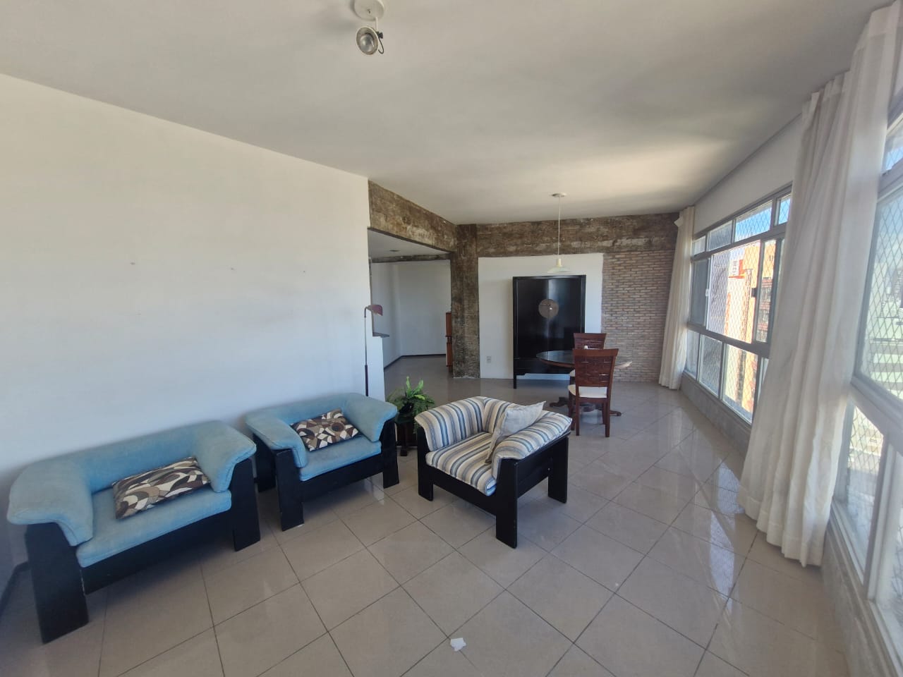 APARTAMENTO NASCENTE 3 QUARTOS SU&Iacute;TE DEPEND&Ecirc;NCIA 2 GARAGENS ELEVADORES &Agrave; VENDA NA BARRA! Avenida Princesa Isabel Salvador - 