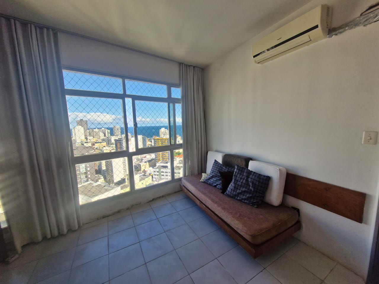 APARTAMENTO NASCENTE 3 QUARTOS SU&Iacute;TE DEPEND&Ecirc;NCIA 2 GARAGENS ELEVADORES &Agrave; VENDA NA BARRA! Avenida Princesa Isabel Salvador - 