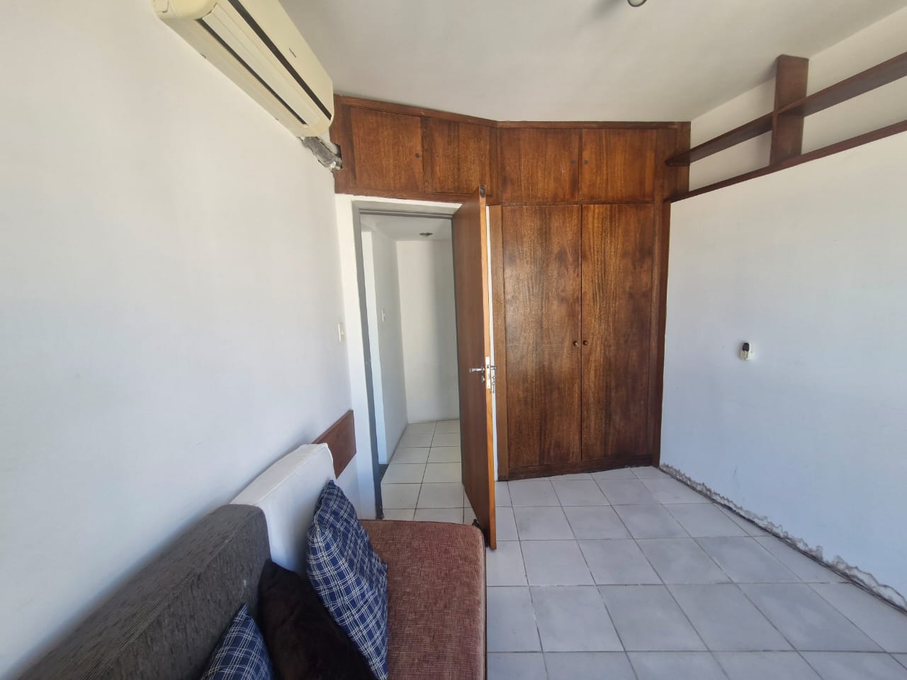 APARTAMENTO NASCENTE 3 QUARTOS SU&Iacute;TE DEPEND&Ecirc;NCIA 2 GARAGENS ELEVADORES &Agrave; VENDA NA BARRA! Avenida Princesa Isabel Salvador - 