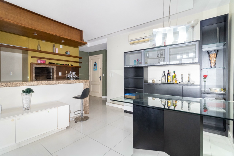 R$ 850.000 - BELO APARTAMENTO - 92M2 - 2 DORM - SU&Iacute;TE - GARDEN - 2 VAGAS Rua Engenheiro Adolfo Stern Porto Alegre - 