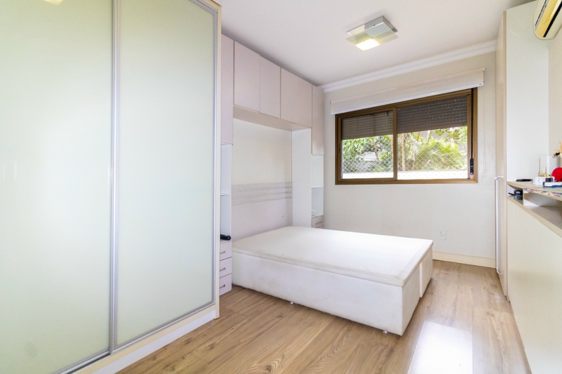 R$ 850.000 - BELO APARTAMENTO - 92M2 - 2 DORM - SU&Iacute;TE - GARDEN - 2 VAGAS Rua Engenheiro Adolfo Stern Porto Alegre - 