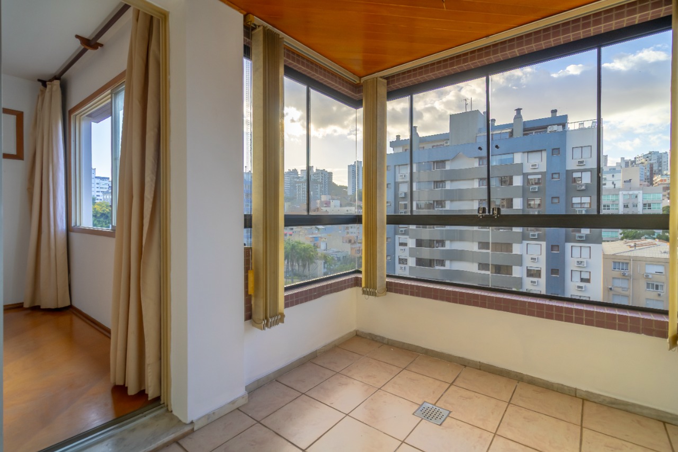 R$ 795.000 - OPORTUNIDADE - &Oacute;TIMO APARTAMENTO - 108M2 - 3 DORM - SU&Iacute;TE - 2 VAGAS Avenida Neusa Goulart Brizola Porto Alegre - 