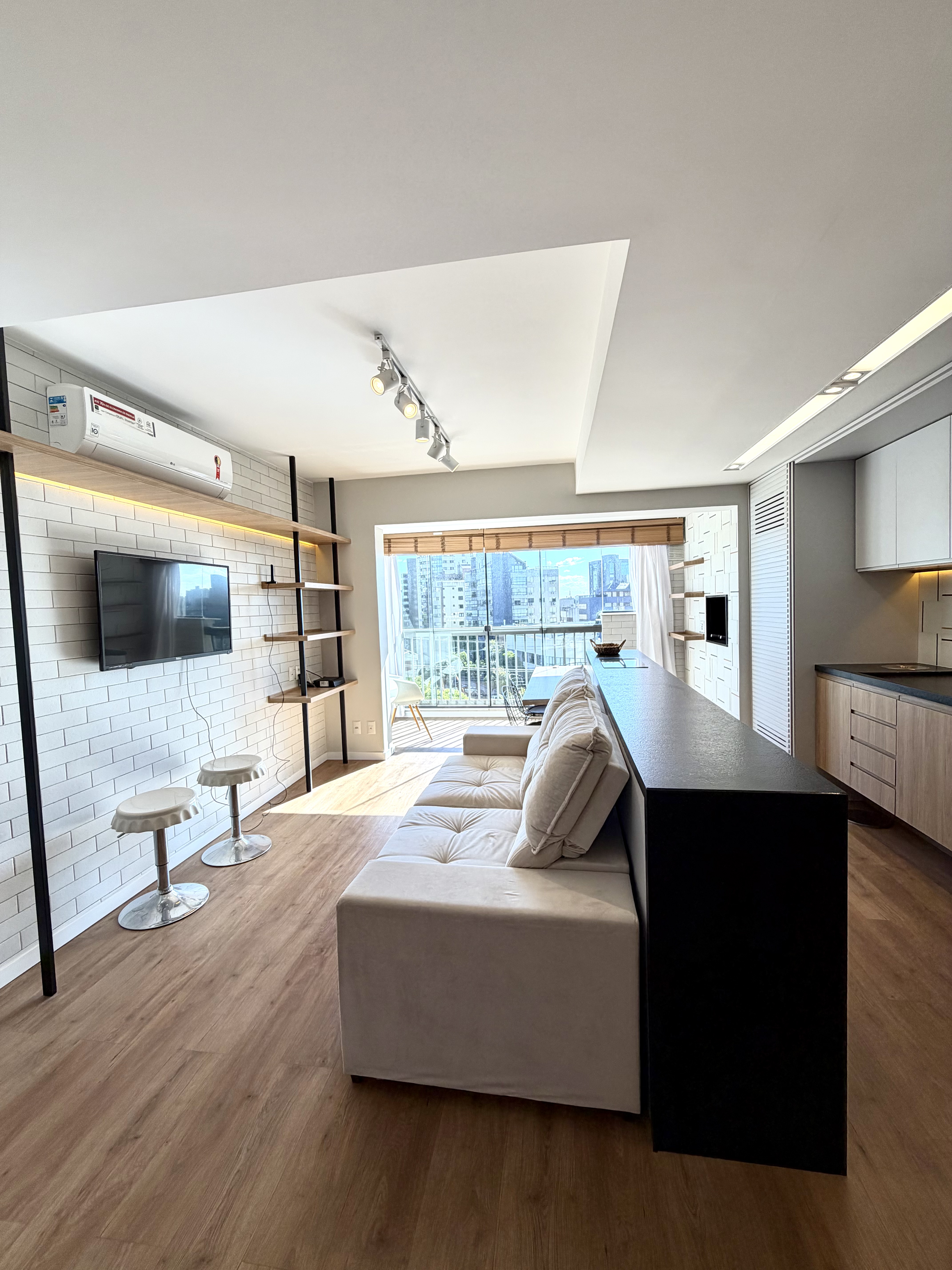 R$ 595.000 - BELO APARTAMENTO - MOBILIADO - 56M2 - 1 DORM - VISTA - INFRA Avenida Luiz Manoel Gonzaga Porto Alegre - 