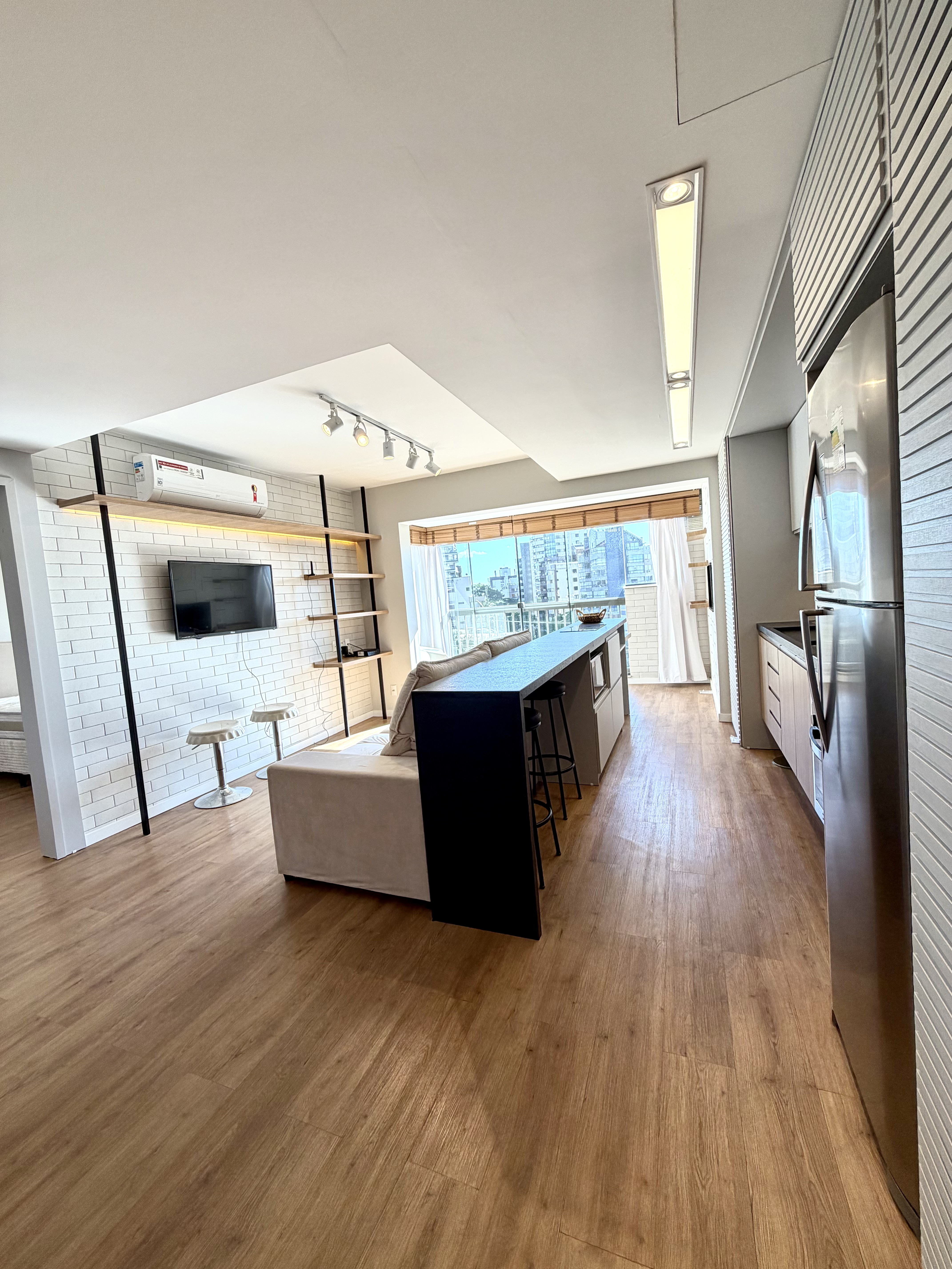 R$ 595.000 - BELO APARTAMENTO - MOBILIADO - 56M2 - 1 DORM - VISTA - INFRA Avenida Luiz Manoel Gonzaga Porto Alegre - 