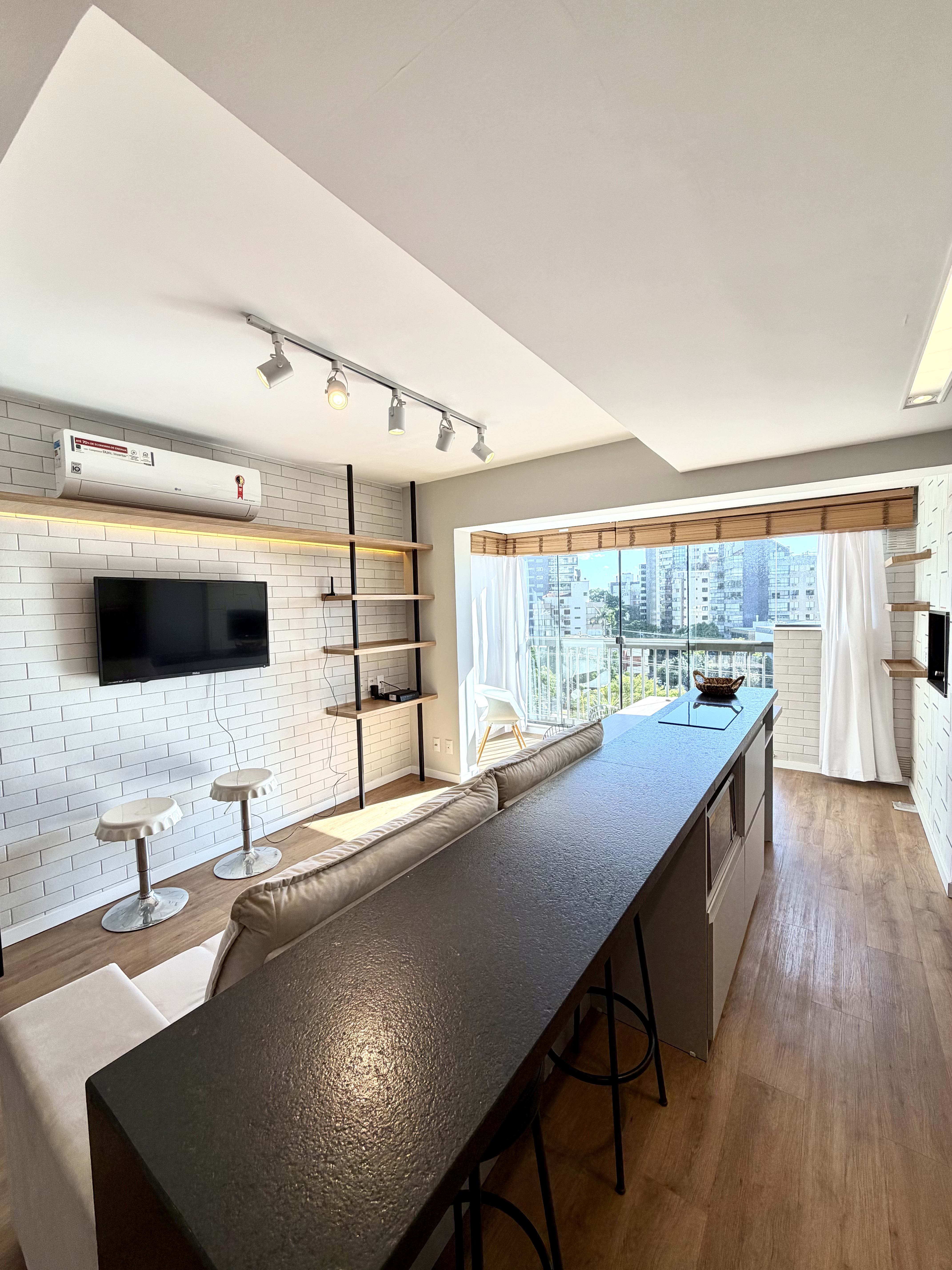 R$ 595.000 - BELO APARTAMENTO - MOBILIADO - 56M2 - 1 DORM - VISTA - INFRA Avenida Luiz Manoel Gonzaga Porto Alegre - 