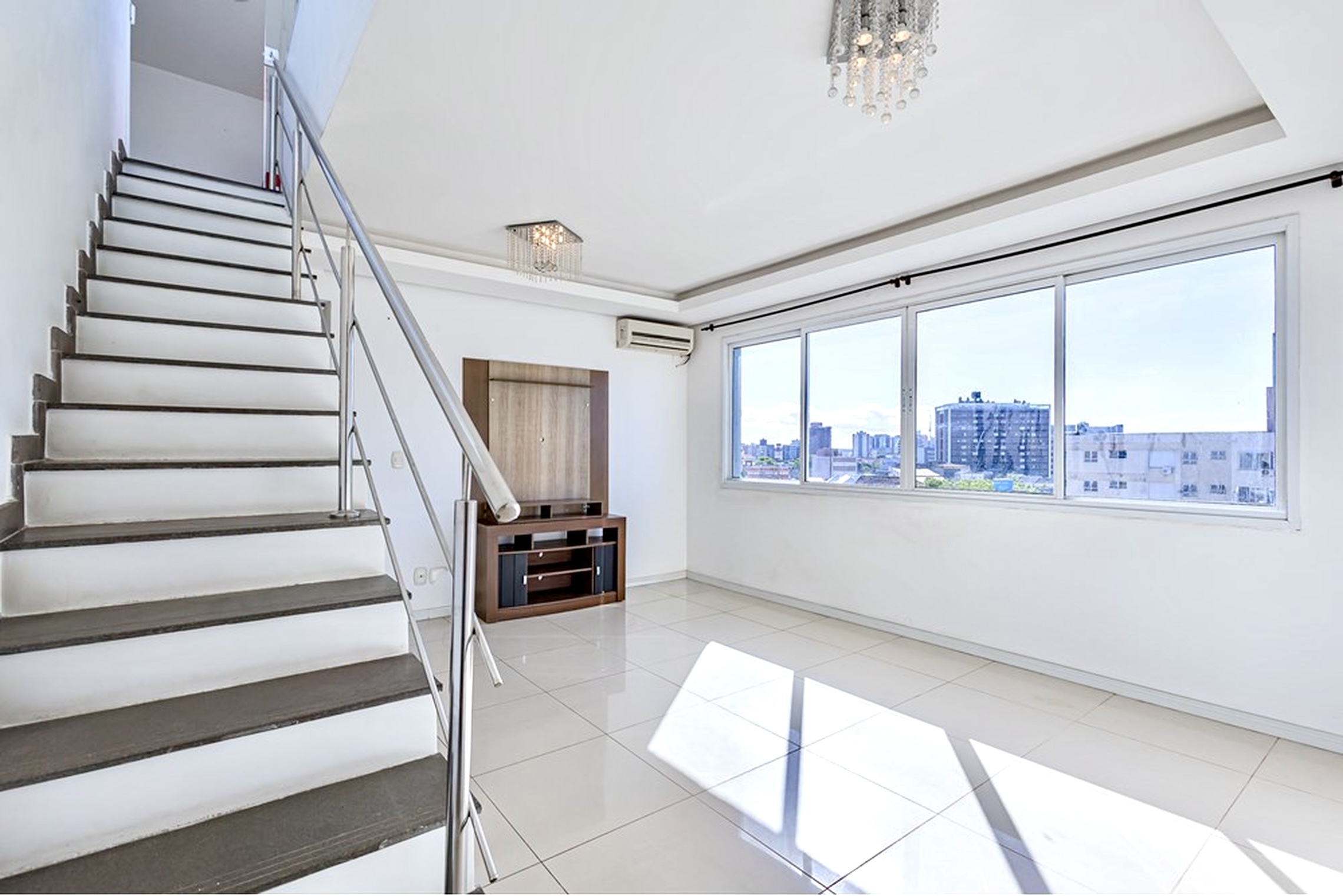 R$ 650.000 - PRE&Ccedil;O INCR&Iacute;VEL - COBERTURA - 148M2 - 2 DORM - TERRA&Ccedil;O - 1 VAGA Rua Leopoldo Bier Porto Alegre - 