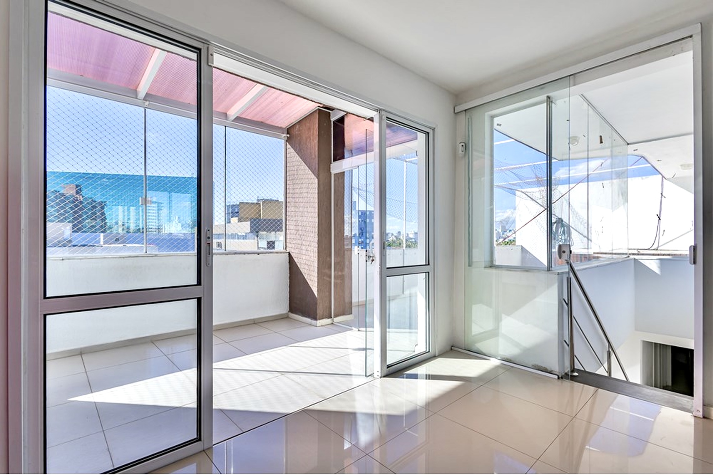 R$ 650.000 - PRE&Ccedil;O INCR&Iacute;VEL - COBERTURA - 148M2 - 2 DORM - TERRA&Ccedil;O - 1 VAGA Rua Leopoldo Bier Porto Alegre - 