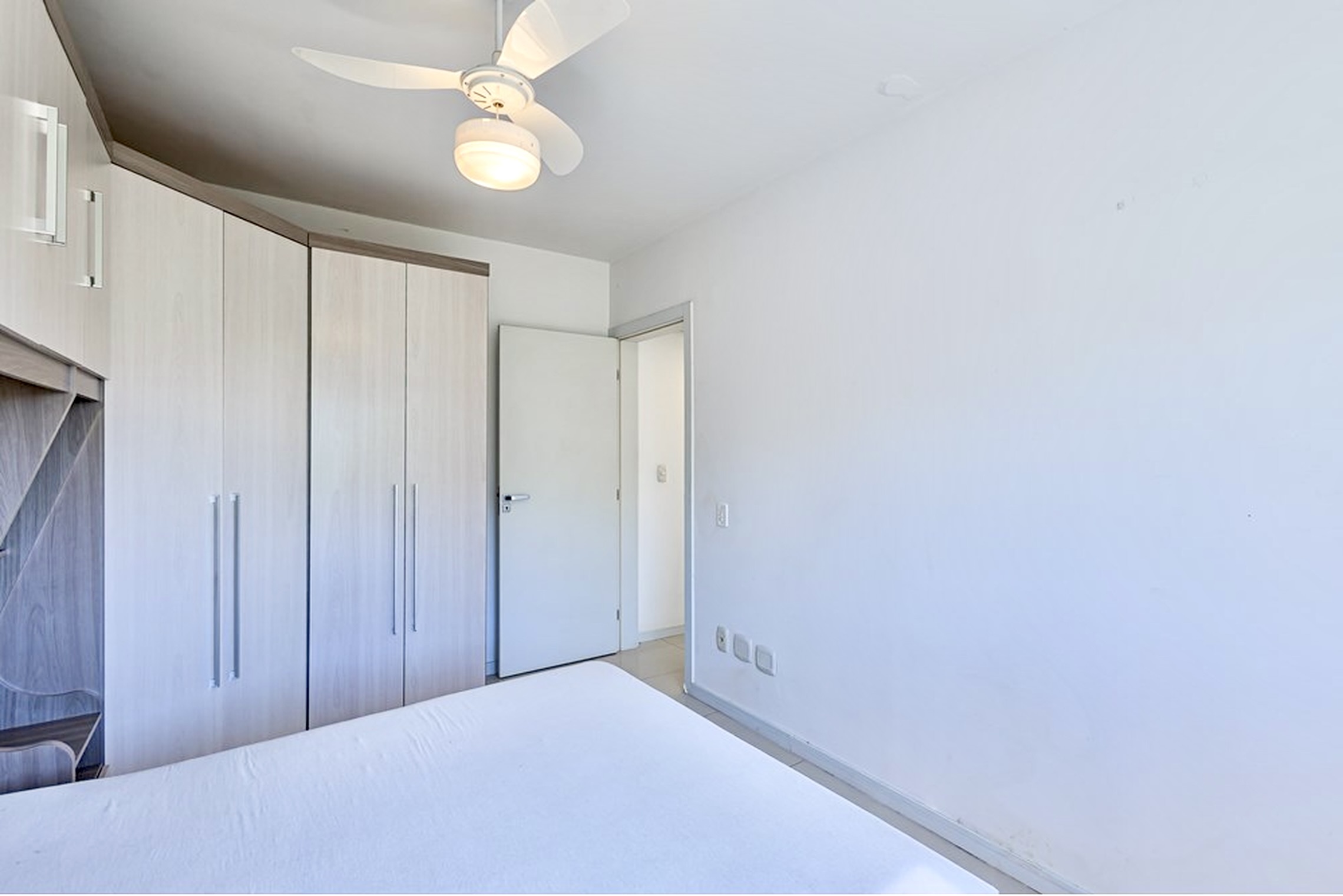 R$ 650.000 - PRE&Ccedil;O INCR&Iacute;VEL - COBERTURA - 148M2 - 2 DORM - TERRA&Ccedil;O - 1 VAGA Rua Leopoldo Bier Porto Alegre - 