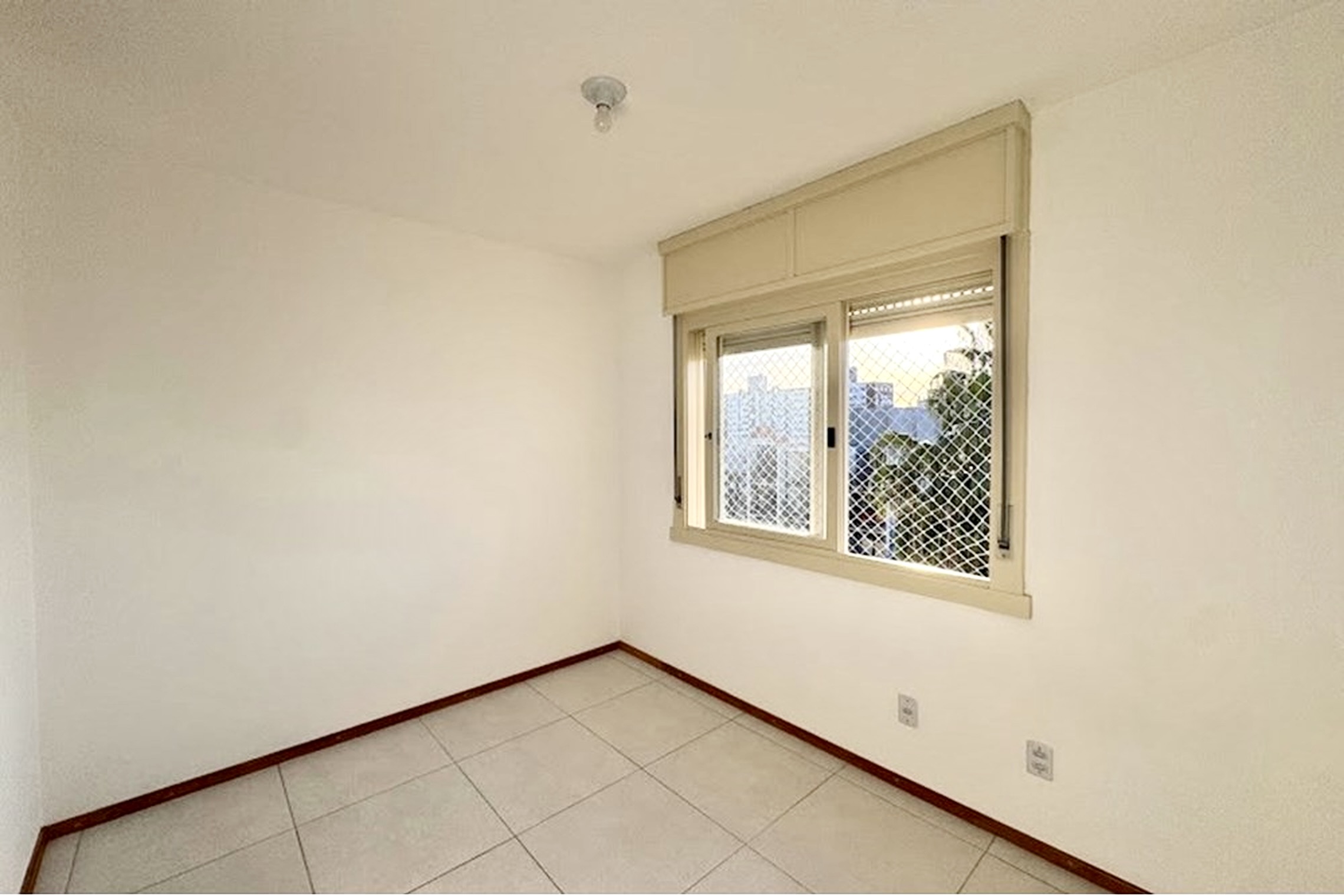 R$ 445.000 - &Oacute;TIMO APARTAMENTO - 66M2 - 2 DORM - SU&Iacute;TE - CHURRASQUEIRA - 1 VAGA - INFRA Rua José do Patrocínio Porto Alegre - 