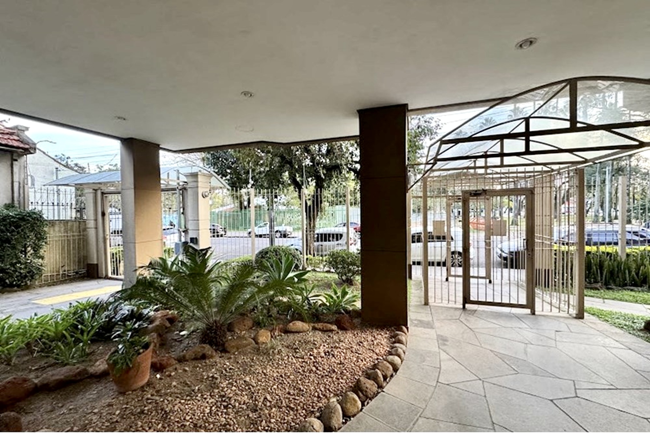 R$ 445.000 - &Oacute;TIMO APARTAMENTO - 66M2 - 2 DORM - SU&Iacute;TE - CHURRASQUEIRA - 1 VAGA - INFRA Rua José do Patrocínio Porto Alegre - 