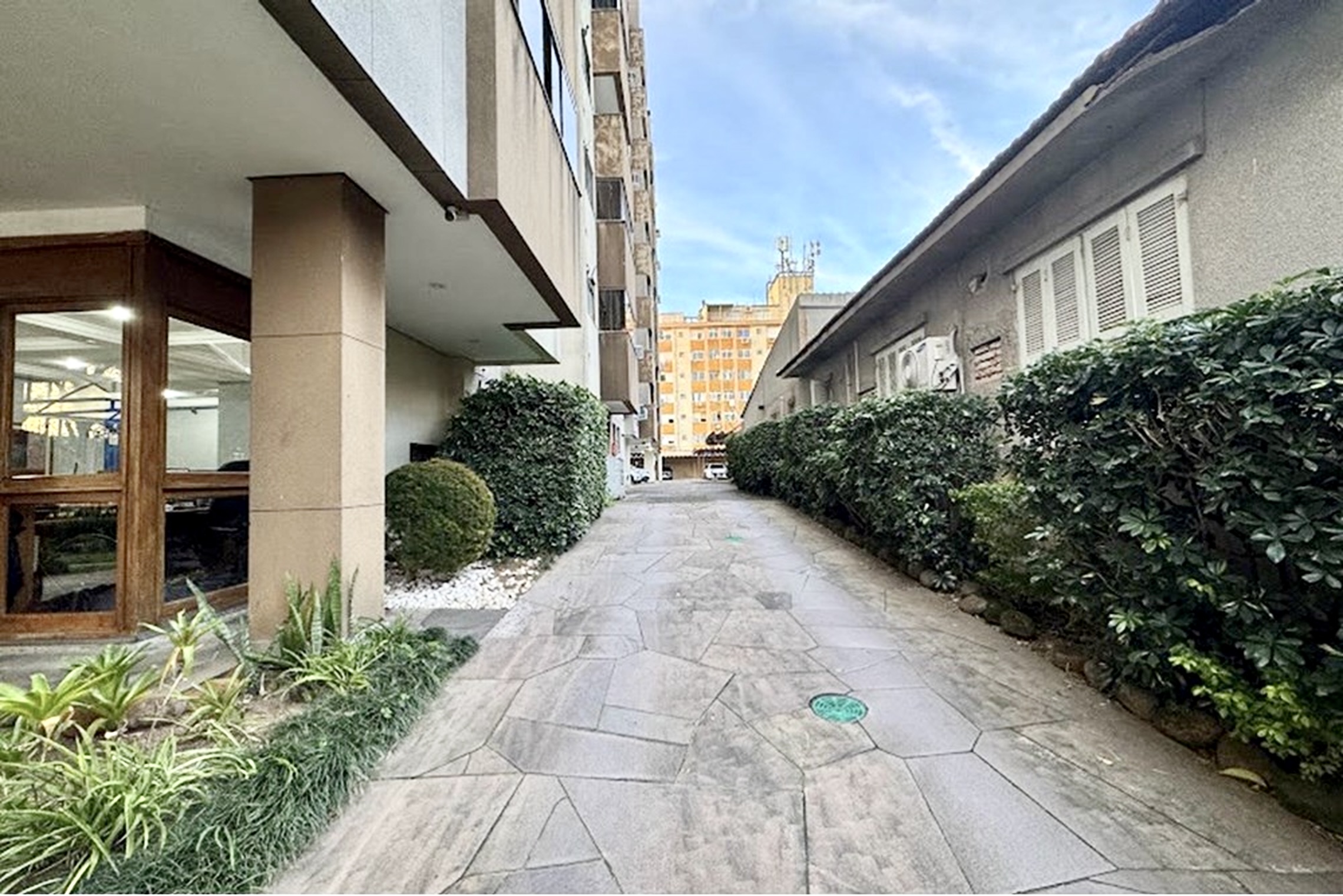 R$ 445.000 - &Oacute;TIMO APARTAMENTO - 66M2 - 2 DORM - SU&Iacute;TE - CHURRASQUEIRA - 1 VAGA - INFRA Rua José do Patrocínio Porto Alegre - 