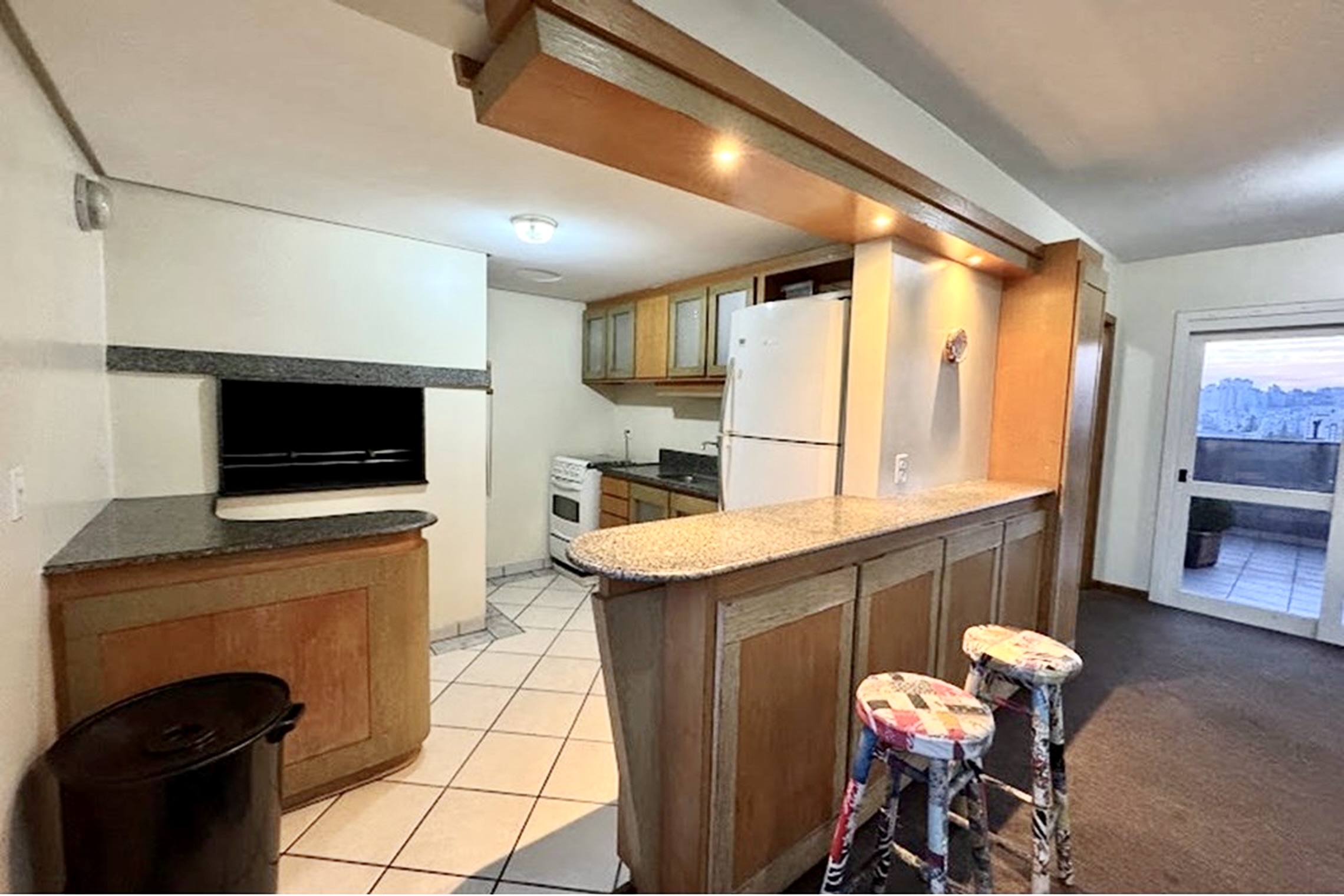 R$ 445.000 - &Oacute;TIMO APARTAMENTO - 66M2 - 2 DORM - SU&Iacute;TE - CHURRASQUEIRA - 1 VAGA - INFRA Rua José do Patrocínio Porto Alegre - 