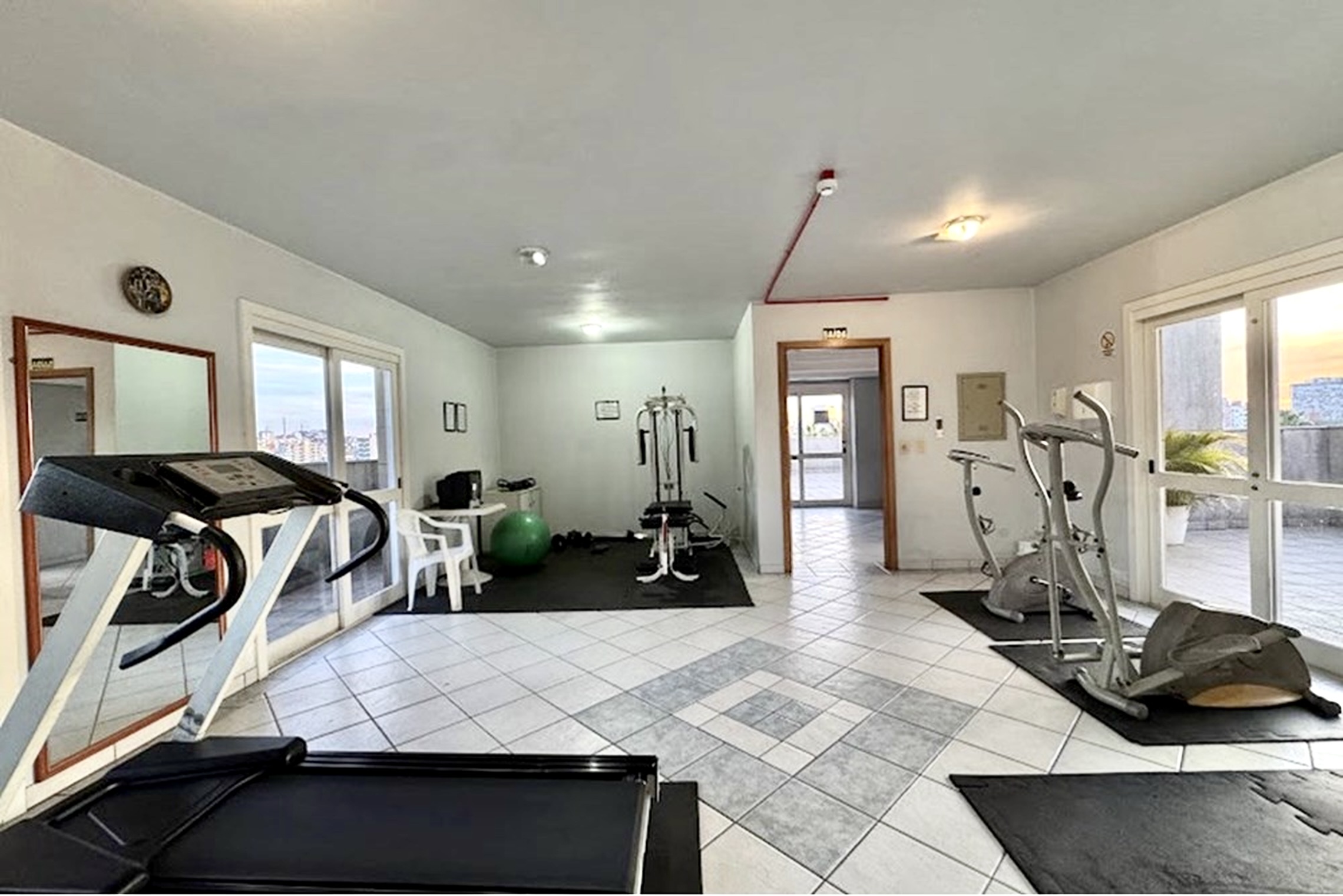 R$ 445.000 - &Oacute;TIMO APARTAMENTO - 66M2 - 2 DORM - SU&Iacute;TE - CHURRASQUEIRA - 1 VAGA - INFRA Rua José do Patrocínio Porto Alegre - 