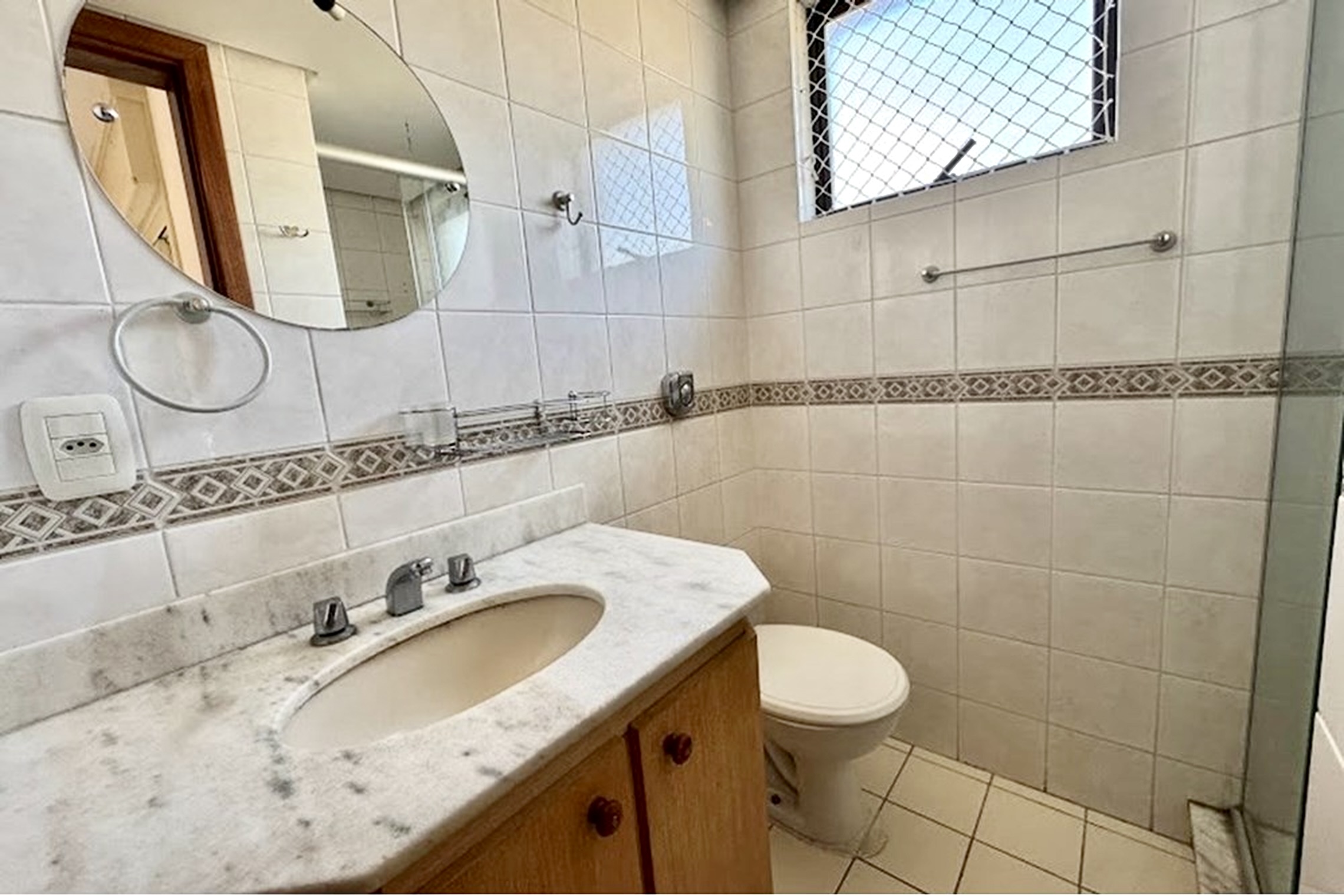 R$ 445.000 - &Oacute;TIMO APARTAMENTO - 66M2 - 2 DORM - SU&Iacute;TE - CHURRASQUEIRA - 1 VAGA - INFRA Rua José do Patrocínio Porto Alegre - 