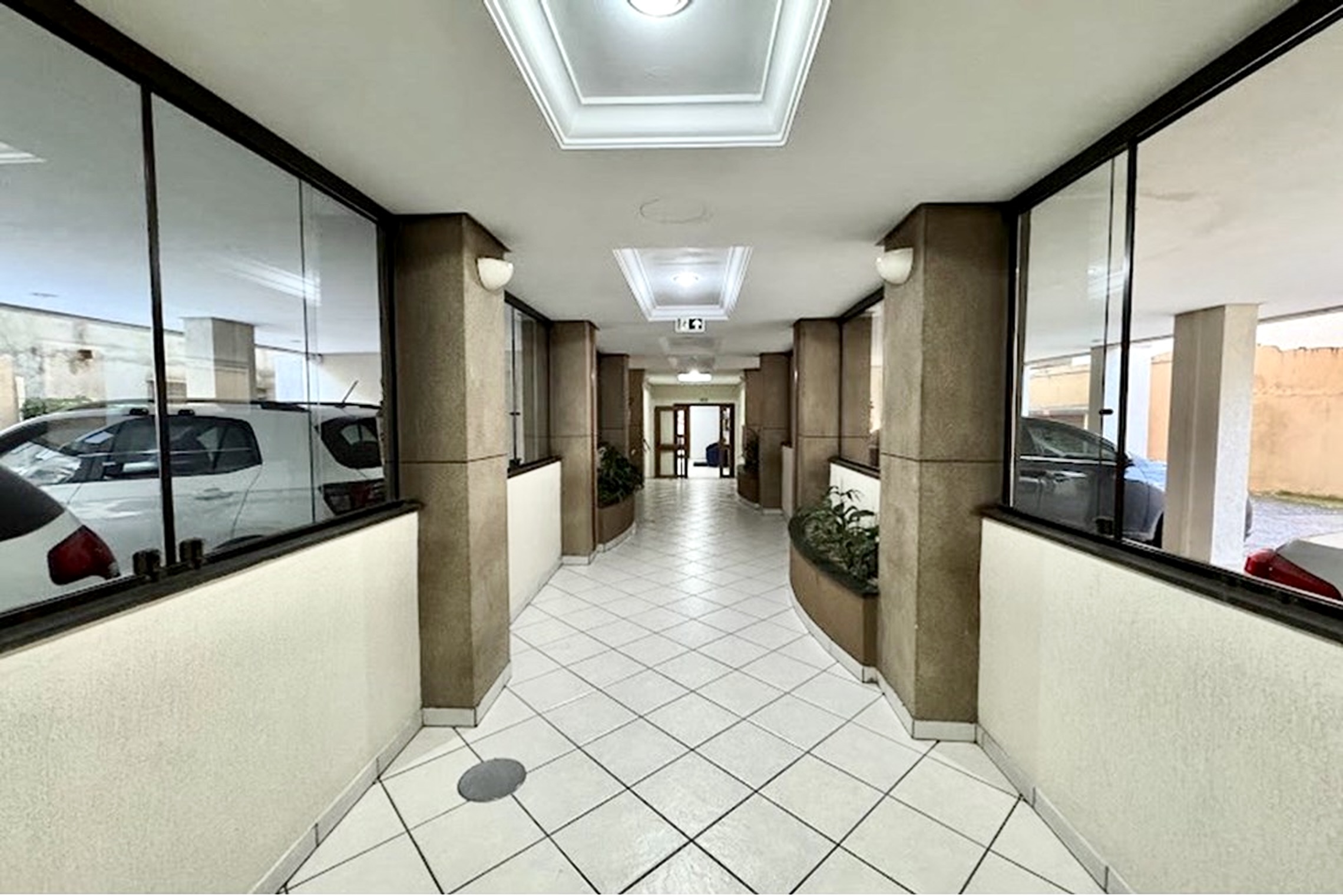 R$ 445.000 - &Oacute;TIMO APARTAMENTO - 66M2 - 2 DORM - SU&Iacute;TE - CHURRASQUEIRA - 1 VAGA - INFRA Rua José do Patrocínio Porto Alegre - 