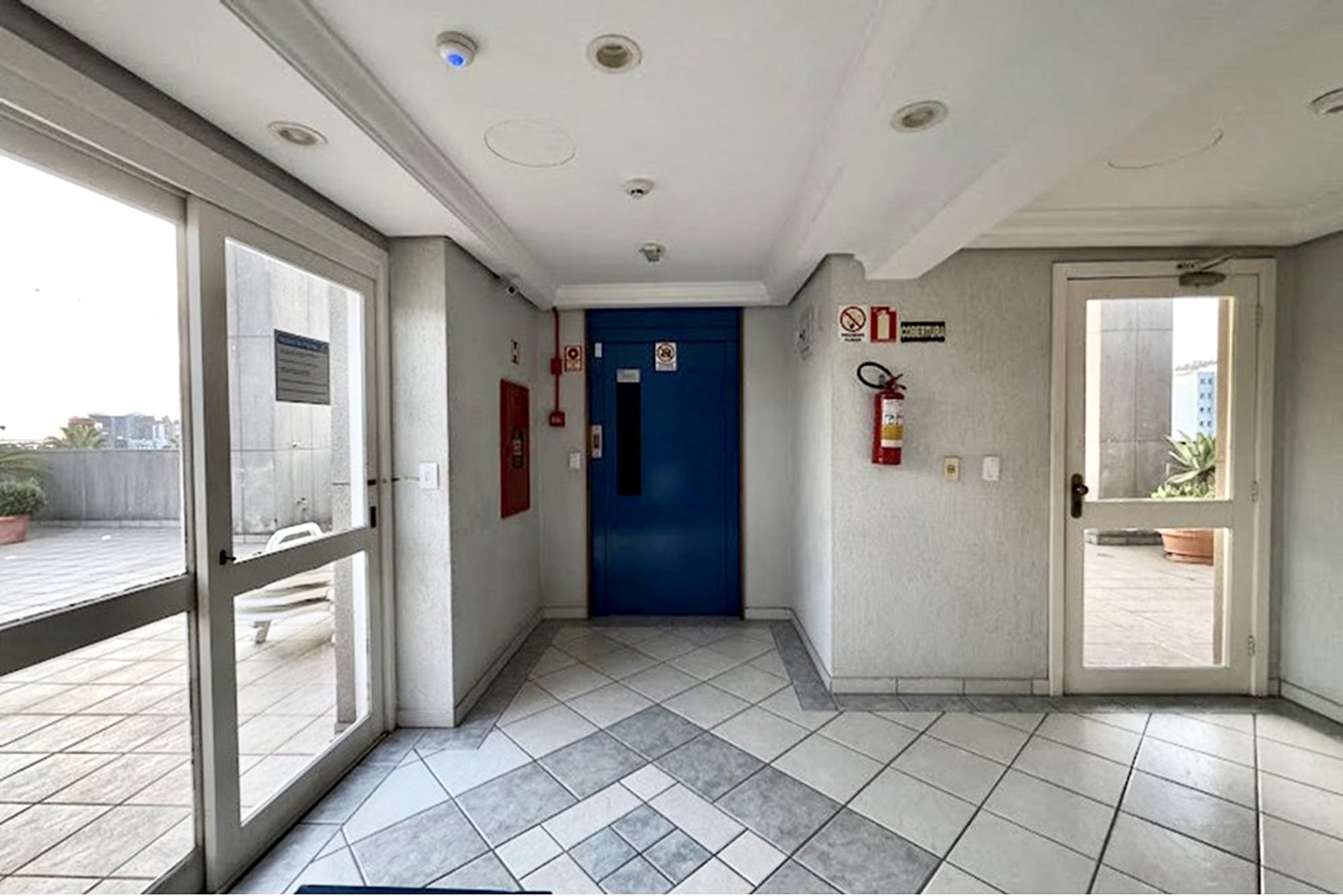 R$ 445.000 - &Oacute;TIMO APARTAMENTO - 66M2 - 2 DORM - SU&Iacute;TE - CHURRASQUEIRA - 1 VAGA - INFRA Rua José do Patrocínio Porto Alegre - 