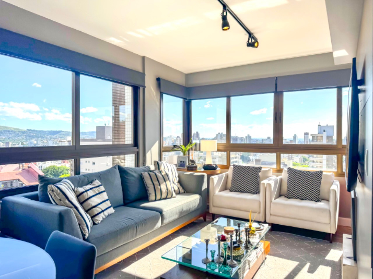 R$ 995.000 - LIND&Iacute;SSIMO APARTAMENTO - 79M2 - 2 DORM - SU&Iacute;TE - VISTA - 2 VAGAS Avenida Lageado Porto Alegre - 