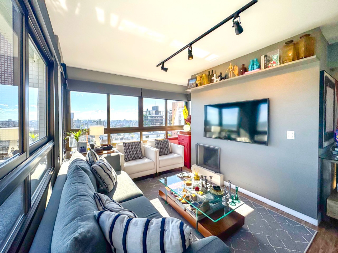 R$ 995.000 - LIND&Iacute;SSIMO APARTAMENTO - 79M2 - 2 DORM - SU&Iacute;TE - VISTA - 2 VAGAS Avenida Lageado Porto Alegre - 