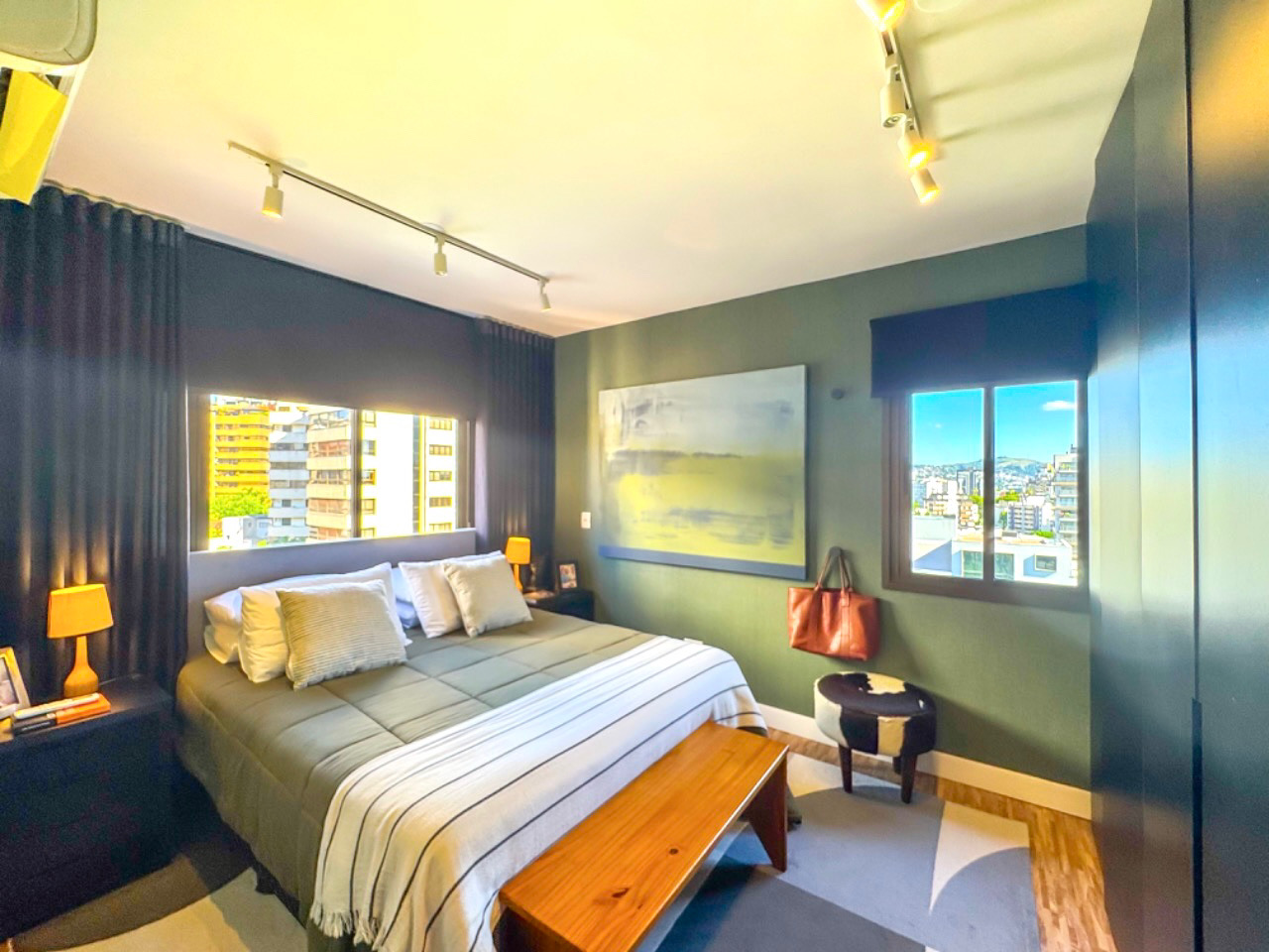 R$ 995.000 - LIND&Iacute;SSIMO APARTAMENTO - 79M2 - 2 DORM - SU&Iacute;TE - VISTA - 2 VAGAS Avenida Lageado Porto Alegre - 