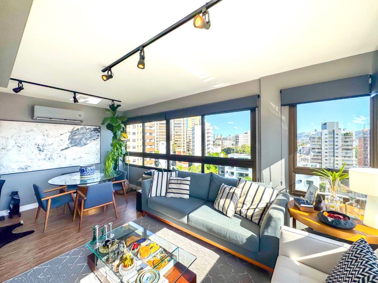 R$ 995.000 - LIND&Iacute;SSIMO APARTAMENTO - 79M2 - 2 DORM - SU&Iacute;TE - VISTA - 2 VAGAS Avenida Lageado Porto Alegre - 