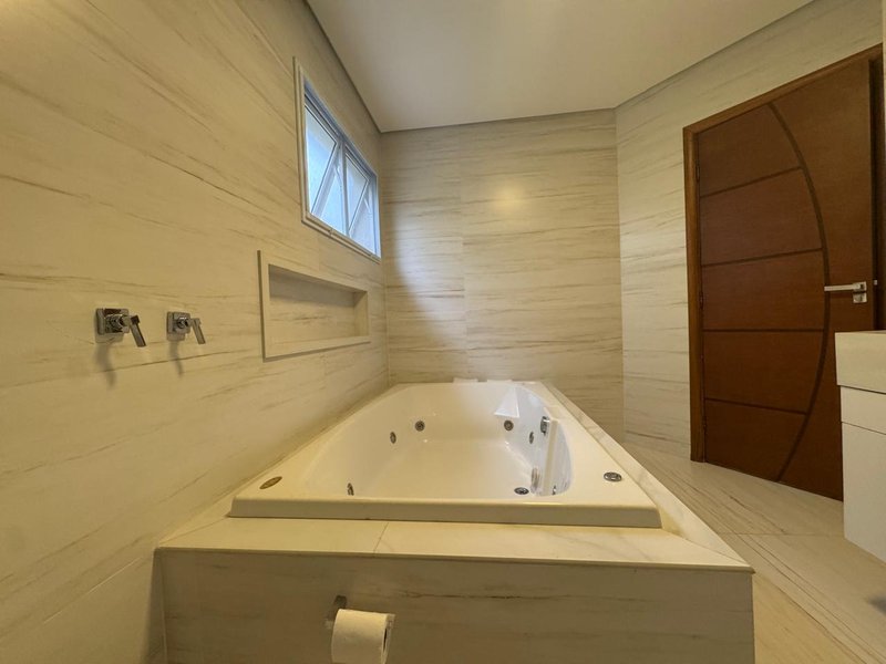 OPORTUNIDADE - CASA &Agrave; VENDA NO ALPHAVILLE DOM PEDRO, EM CAMPINAS-SP Avenida Alphaville Campinas - 