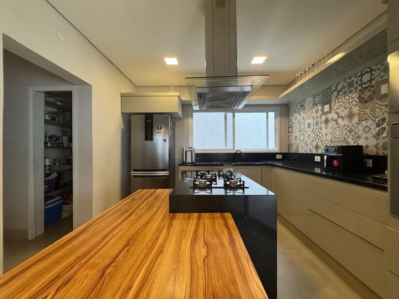 OPORTUNIDADE - CASA &Agrave; VENDA NO ALPHAVILLE DOM PEDRO, EM CAMPINAS-SP Avenida Alphaville Campinas - 