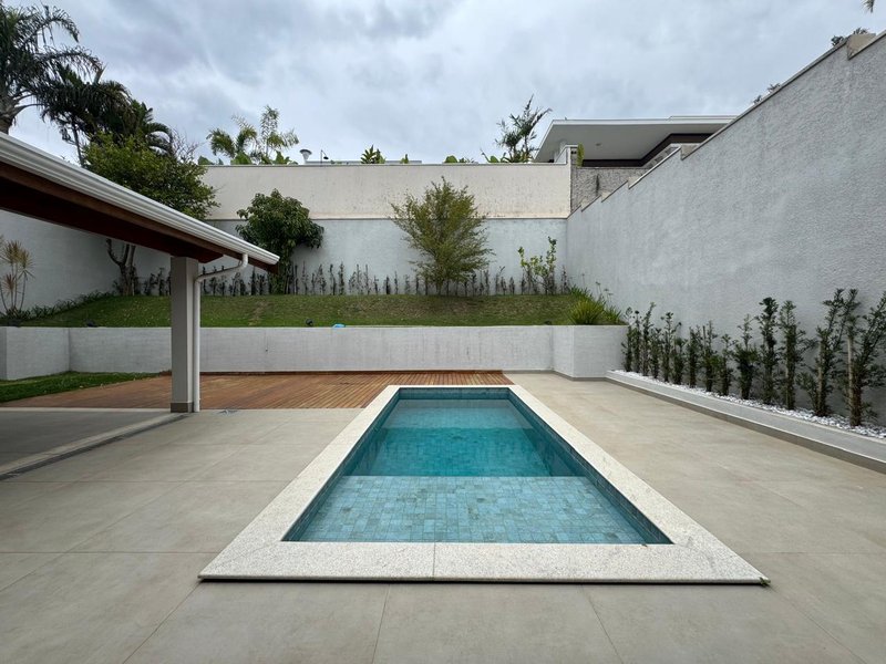 OPORTUNIDADE - CASA &Agrave; VENDA NO ALPHAVILLE DOM PEDRO, EM CAMPINAS-SP Avenida Alphaville Campinas - 