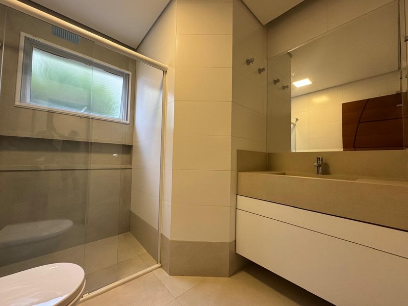 OPORTUNIDADE - CASA &Agrave; VENDA NO ALPHAVILLE DOM PEDRO, EM CAMPINAS-SP Avenida Alphaville Campinas - 