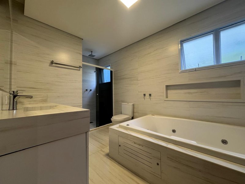 OPORTUNIDADE - CASA &Agrave; VENDA NO ALPHAVILLE DOM PEDRO, EM CAMPINAS-SP Avenida Alphaville Campinas - 