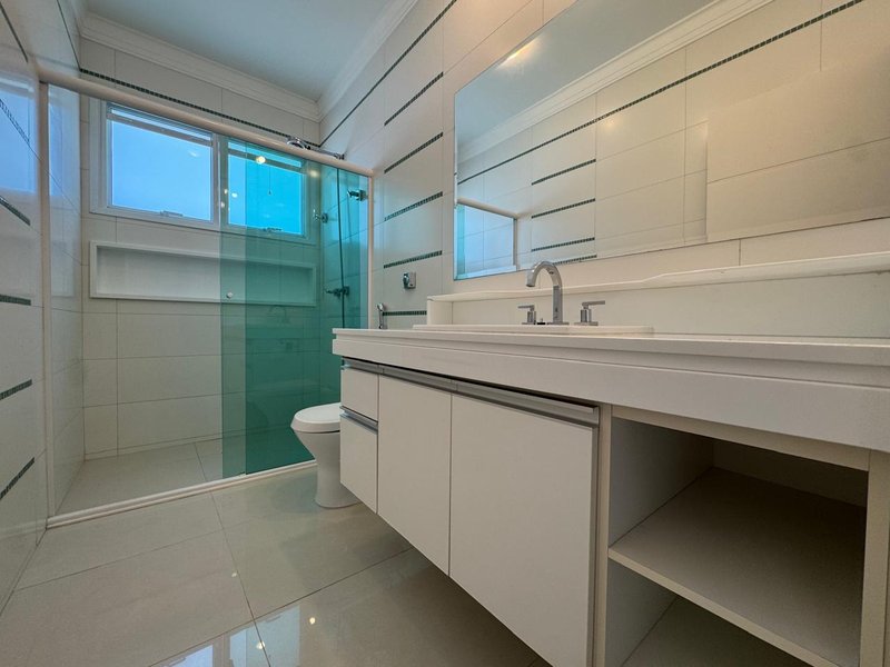 SOBRADO DE LUXO &Agrave; VENDA NO SWISS PARK, CAMPINAS-SP Rodovia Anhangüera Campinas - 