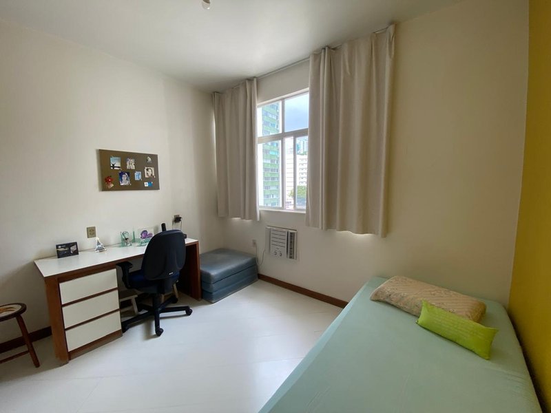 APARTAMENTO 4 QUARTOS SU&Iacute;TE VARANDA NASCENTE 2 GARAGENS ELEVADOR &Agrave; VENDA NA BARRA! Avenida Princesa Isabel Salvador - 