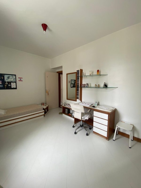 APARTAMENTO 4 QUARTOS SU&Iacute;TE VARANDA NASCENTE 2 GARAGENS ELEVADOR &Agrave; VENDA NA BARRA! Avenida Princesa Isabel Salvador - 