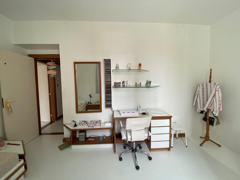 APARTAMENTO 4 QUARTOS SU&Iacute;TE VARANDA NASCENTE 2 GARAGENS ELEVADOR &Agrave; VENDA NA BARRA! Avenida Princesa Isabel Salvador - 