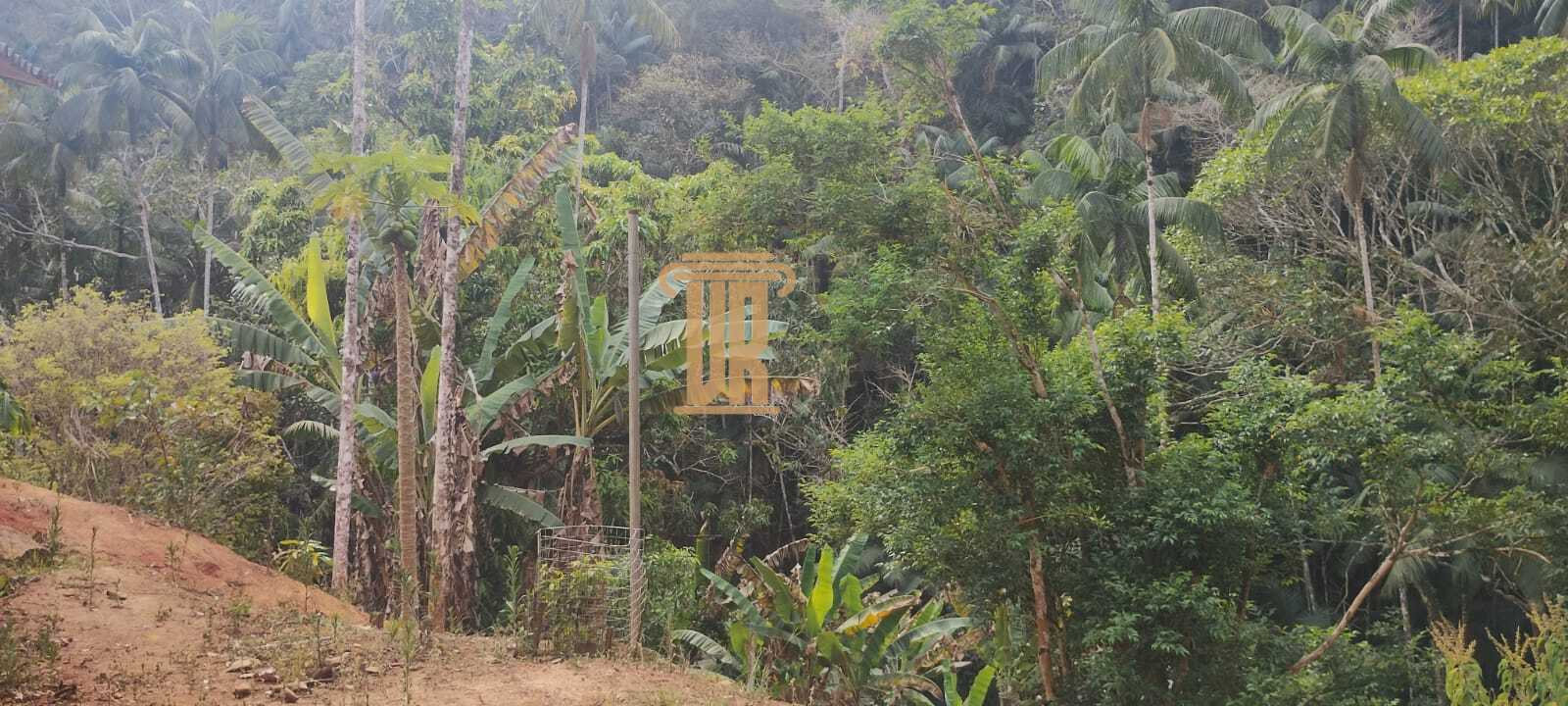 &nbsp;Ch&aacute;cara com 4.500m&sup2; na zona norte de S&atilde;o Jos&eacute; dos Campos- SP com 2 casas  São José dos Campos - 