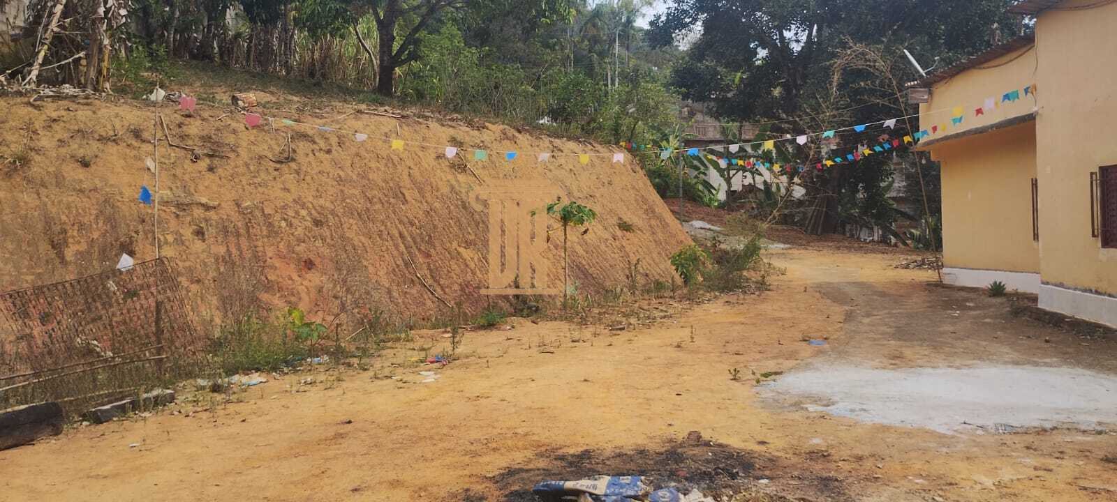 &nbsp;Ch&aacute;cara com 4.500m&sup2; na zona norte de S&atilde;o Jos&eacute; dos Campos- SP com 2 casas  São José dos Campos - 