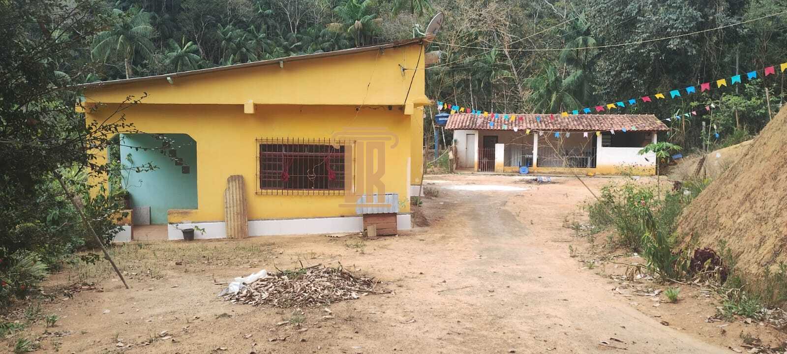 &nbsp;Ch&aacute;cara com 4.500m&sup2; na zona norte de S&atilde;o Jos&eacute; dos Campos- SP com 2 casas  São José dos Campos - 