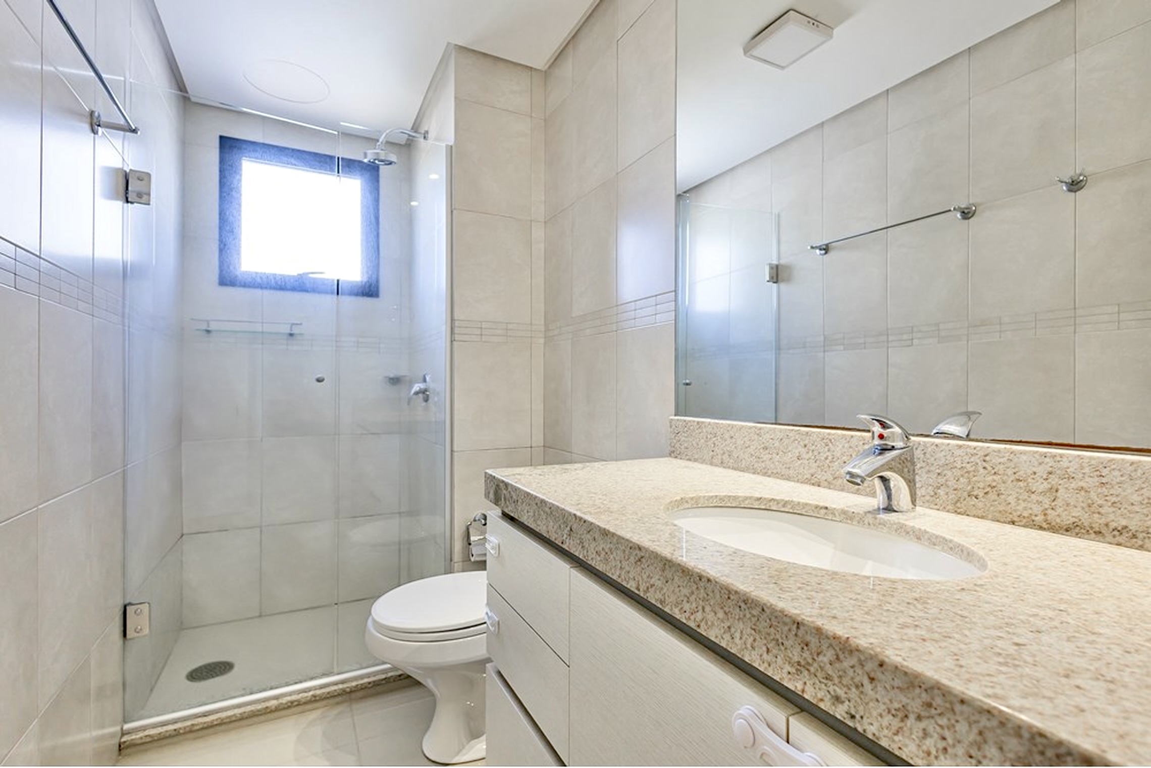 R$ 1.195.000 - MARAVILHOSO APARTAMENTO - 98M2 - 3 DORM - SU&Iacute;TE - VISTA - 2 VAGAS Rua Coronel Camisão Porto Alegre - 