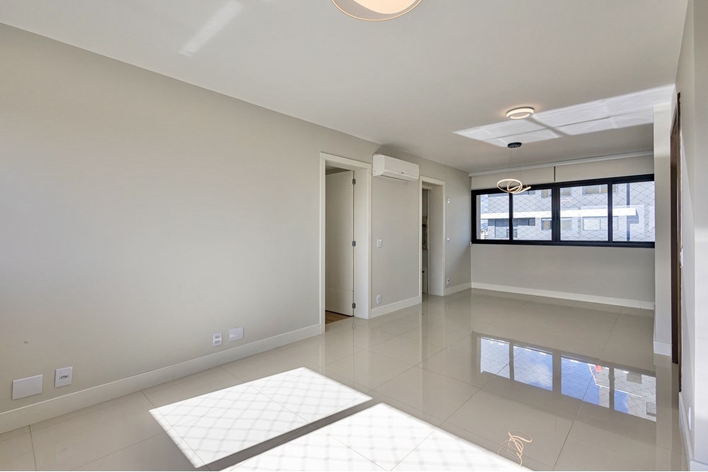 R$ 1.195.000 - MARAVILHOSO APARTAMENTO - 98M2 - 3 DORM - SU&Iacute;TE - VISTA - 2 VAGAS Rua Coronel Camisão Porto Alegre - 