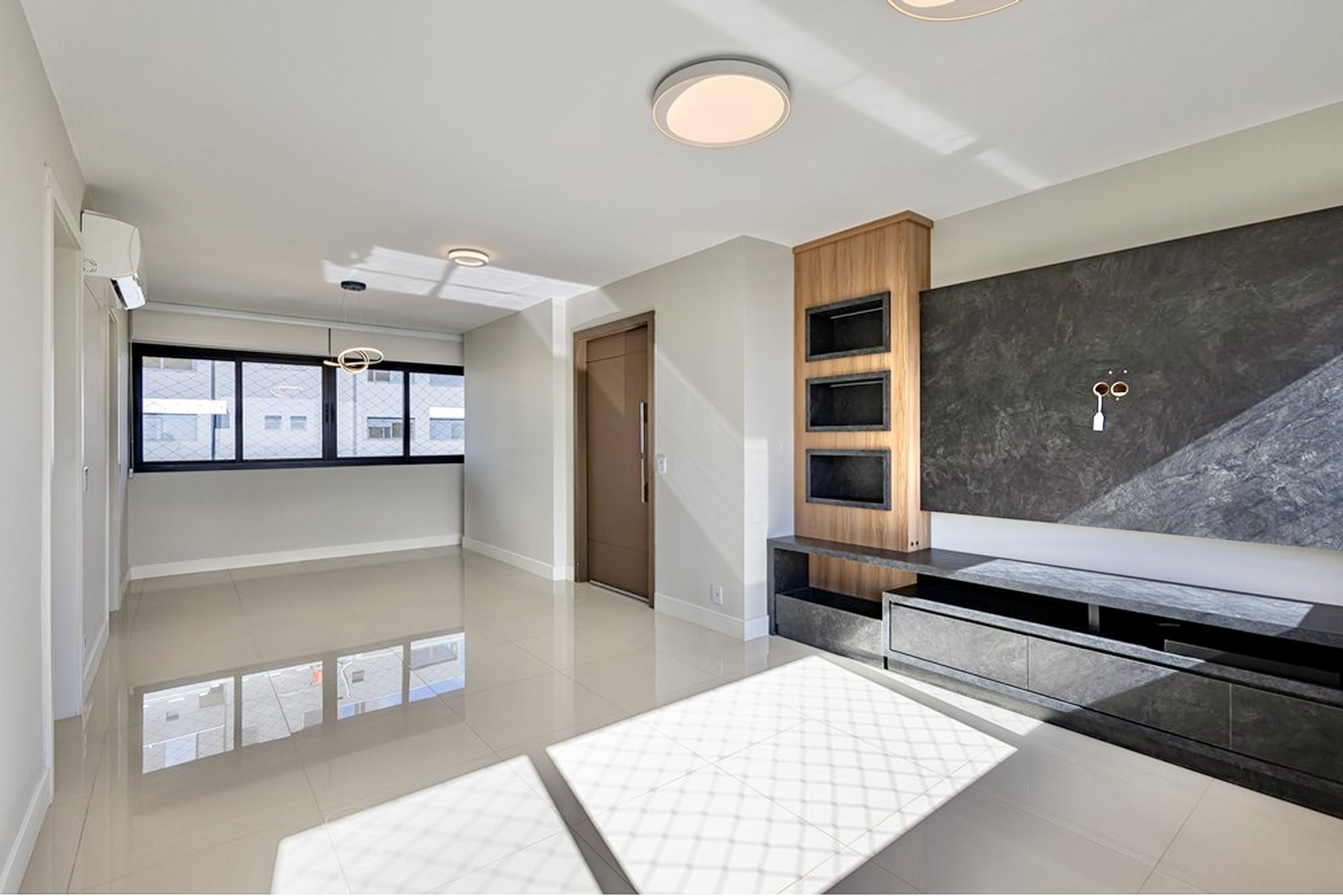 R$ 1.195.000 - MARAVILHOSO APARTAMENTO - 98M2 - 3 DORM - SU&Iacute;TE - VISTA - 2 VAGAS Rua Coronel Camisão Porto Alegre - 